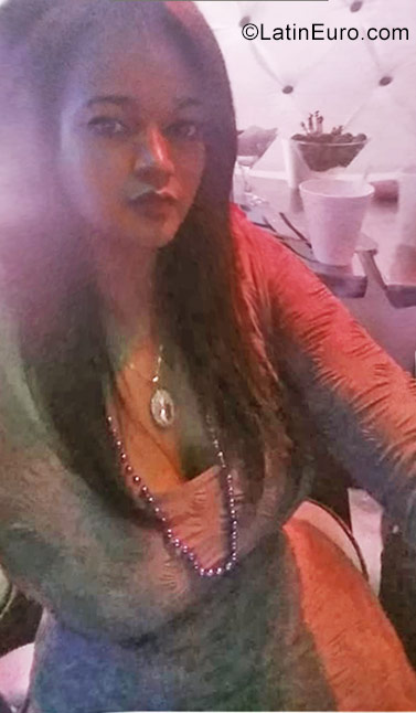 Date this voluptuous Dominican Republic girl Elizabeth from Santo Domingo DO32175