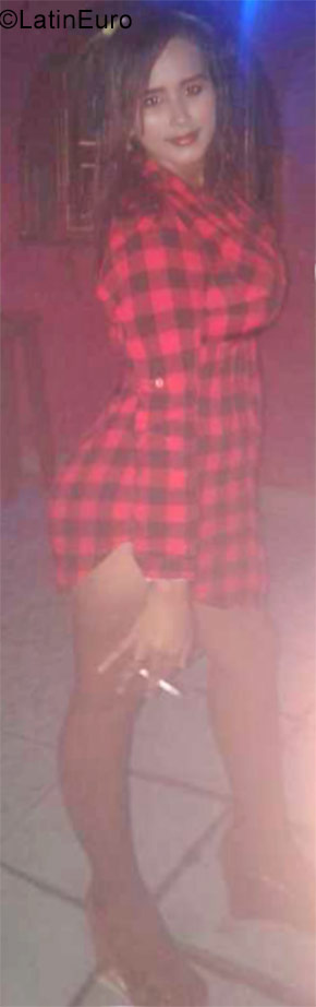 Date this sensual Venezuela girl Emily from Barinas VE1556