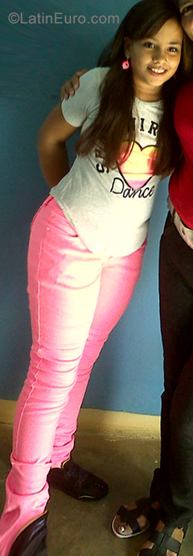 Date this attractive Venezuela girl Lilian from Puerto Cumarebo VE1559