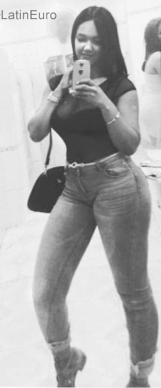 Date this gorgeous Dominican Republic girl Jenifer from Santiago DO32218