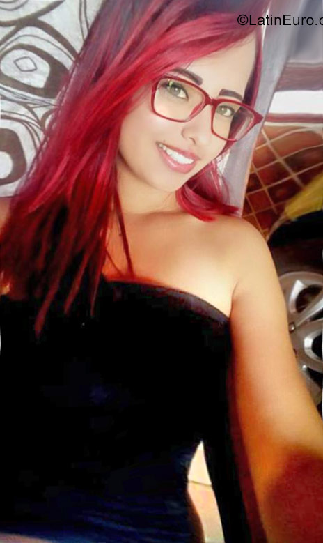 Date this passionate Colombia girl Angie from Bucaramanga CO23776