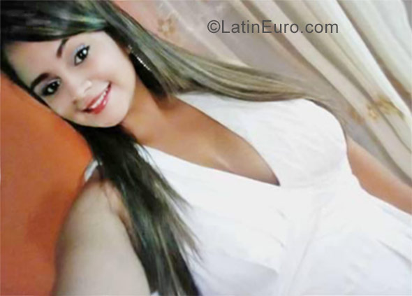 Date this georgeous Colombia girl Maria from Barranquilla CO23790