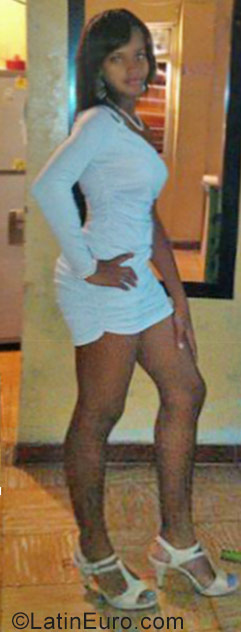 Date this beautiful Colombia girl Andrea from Cali CO23794