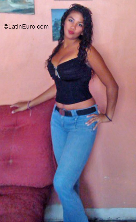 Date this attractive Venezuela girl Katherine from Maracay VE1587