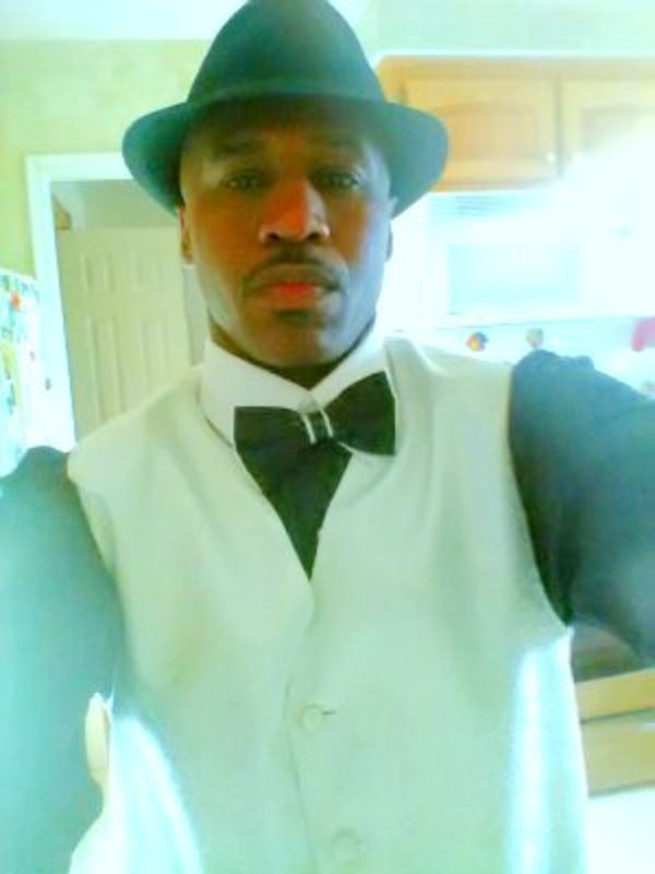 Date this nice looking United States man CAMERON from Detroit US19273