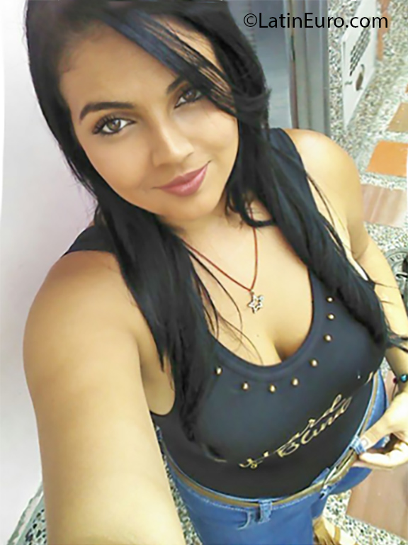 Date this delightful Colombia girl Ana from Manizales CO23832
