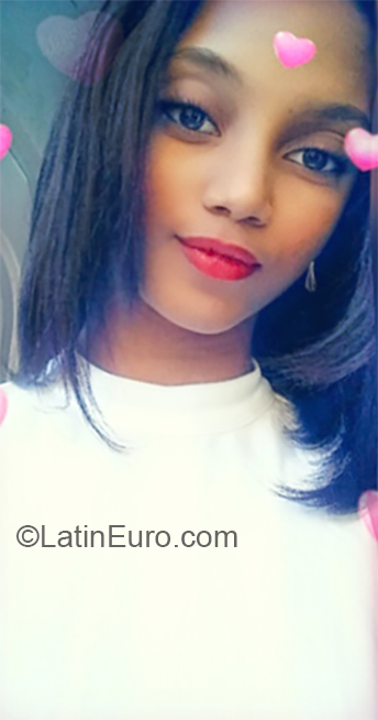 Date this funny Dominican Republic girl Gresbedy from San Pedro De Macoris DO32360