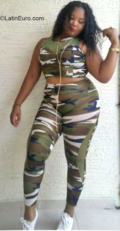 Date this young Dominican Republic girl Pamela from Puerto Plata DO32389