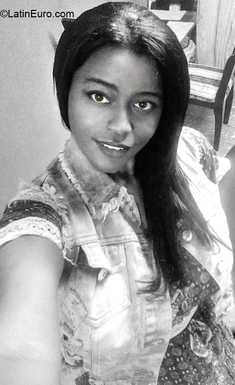 Date this gorgeous Colombia girl Negrita from Cali CO23877