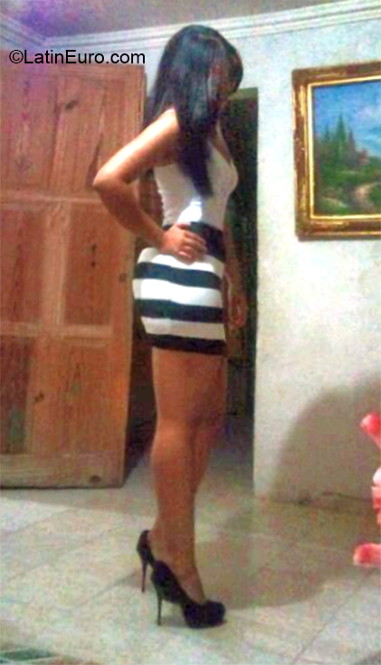 Date this young Dominican Republic girl Alexa from Santo Domingo DO32416