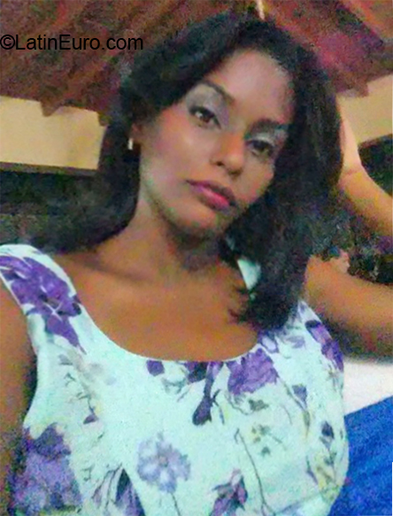 Date this hot Dominican Republic girl Mercedes from Santo Domingo DO32447