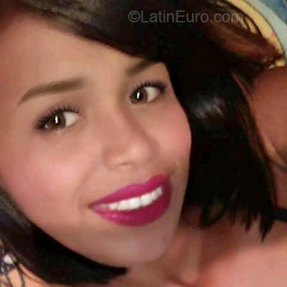 Date this passionate Venezuela girl Yorel from Caracas VE1623