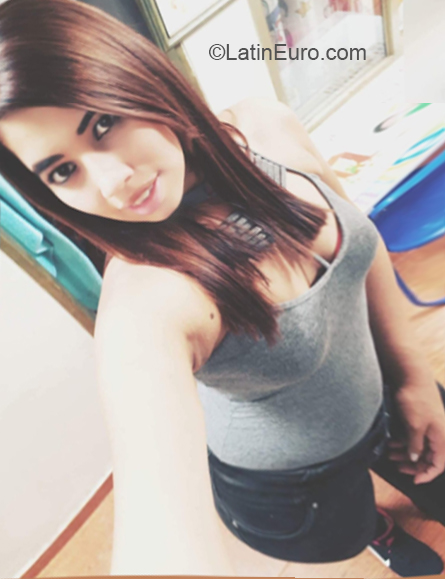 Date this sensual Colombia girl Natalia from Armenia CO23899