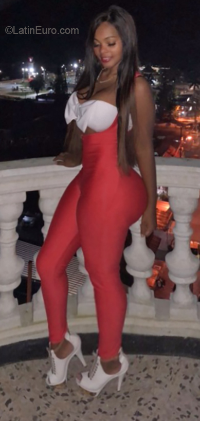 Date this pretty Colombia girl Yessica from Cali CO23901