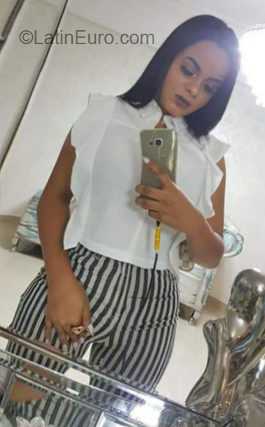 Date this hard body Dominican Republic girl Eva from Nagua DO32511