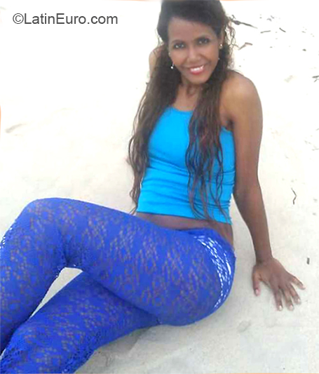 Date this tall Dominican Republic girl Gesi from Puerto Plata DO32488