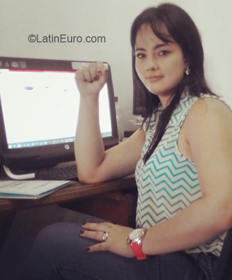 Date this charming Colombia girl Hana from Riohacha CO23910