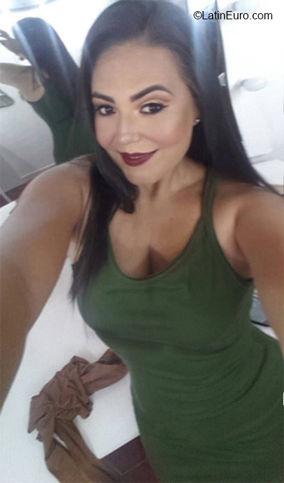 Date this charming Venezuela girl Ross from Barinas VE1638