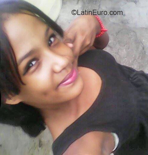 Date this funny Dominican Republic girl Angie from San Francisco de Macoris DO32528
