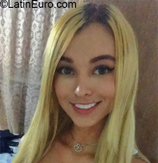 Date this attractive Colombia girl Tatiana from Medellin CO23920