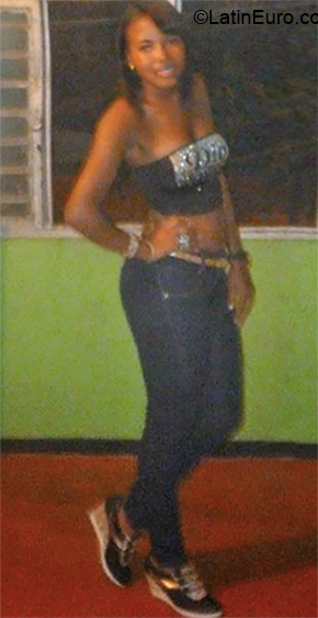 Date this sultry Colombia girl Melissa from Cali CO23933