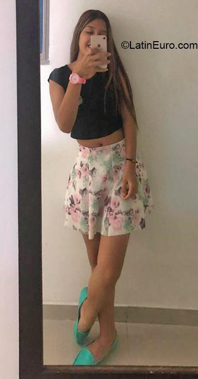 Date this stunning Colombia girl Karel from Barranquilla CO23936