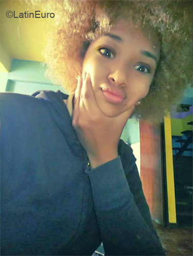 Date this charming Venezuela girl Kelanyer from Caracas VE1666