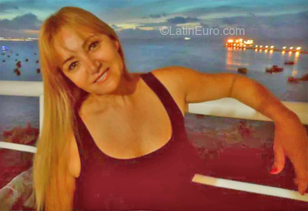 Date this attractive United States girl Raquel from West Palm Beach US19361