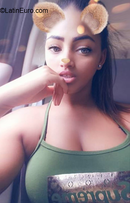 Date this georgeous Dominican Republic girl Sheyla from Dajabon DO32634