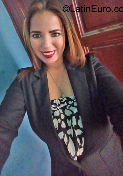 Date this good-looking Venezuela girl Novis from Caracas VE1691