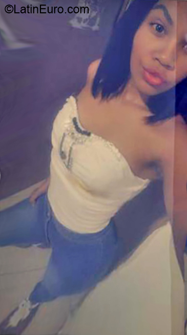 Date this nice looking Dominican Republic girl Katherinne from Santo Domingo DO34247