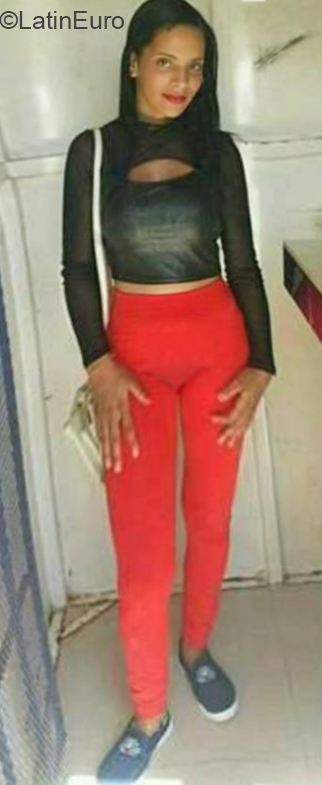 Date this fun Dominican Republic girl Yuleidy from Santiago DO32687