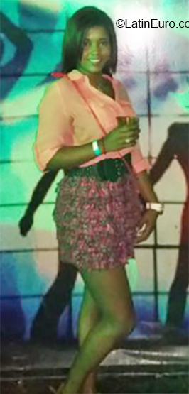 Date this good-looking Colombia girl Anhelys from Bogota CO24357
