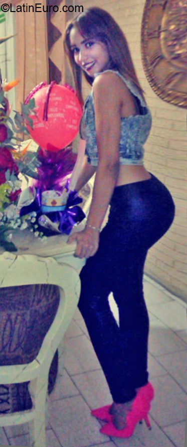 Date this cute Venezuela girl Gloria from Valencia VE1718