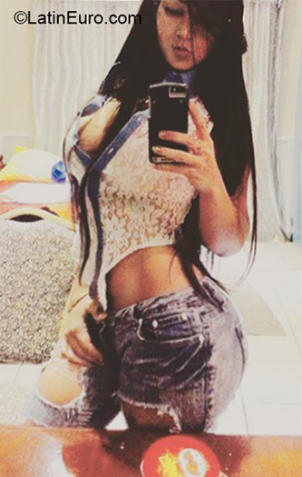 Date this sensual Venezuela girl La perra Caliente from Caracas VE1728