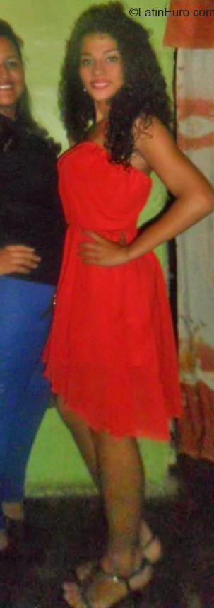 Date this charming Venezuela girl Leydy from Caracas VE1736