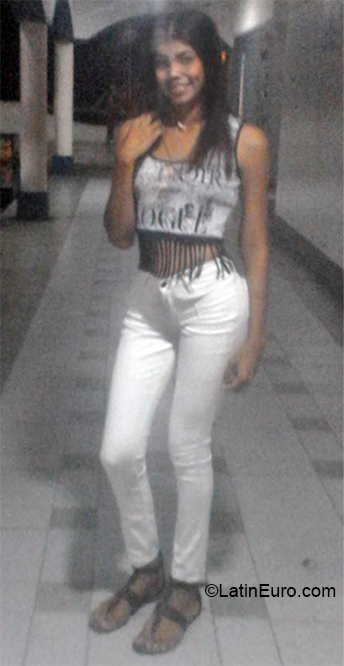 Date this passionate Venezuela girl Isandryis from Cumana VE1739