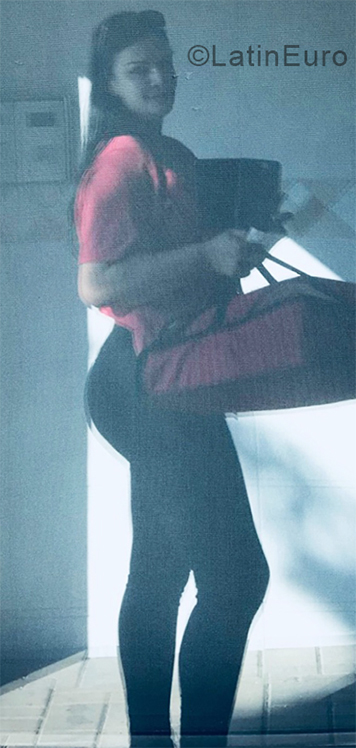 Date this pretty Brazil girl Renata from Aimores BR10592