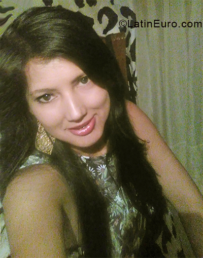 Date this exotic Colombia girl Lorraine from Bogota CO24366