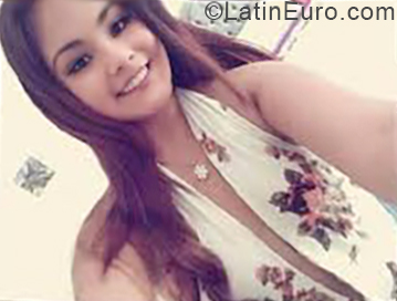 Date this young Colombia girl Carolina from Cartagena CO24093