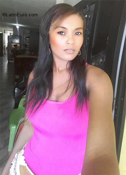 Date this beautiful Colombia girl Karen from Remedios CO24101