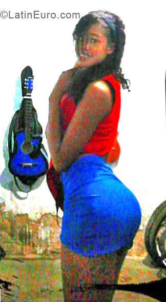 Date this pretty Venezuela girl Yalin from Barcelona VE1779