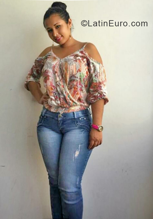 Date this lovely Colombia girl Angelica from Bogota CO24134