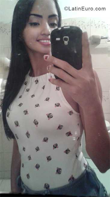 Date this lovely Venezuela girl Stephanny from Maracay VE1795