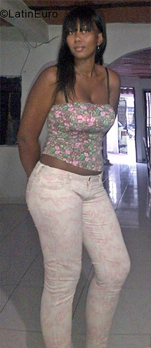 Date this stunning Colombia girl Ana from Cali CO24159