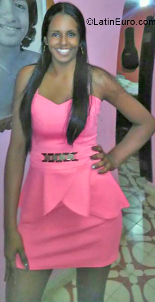 Date this sultry Cuba girl Emma from Trinidad CU436