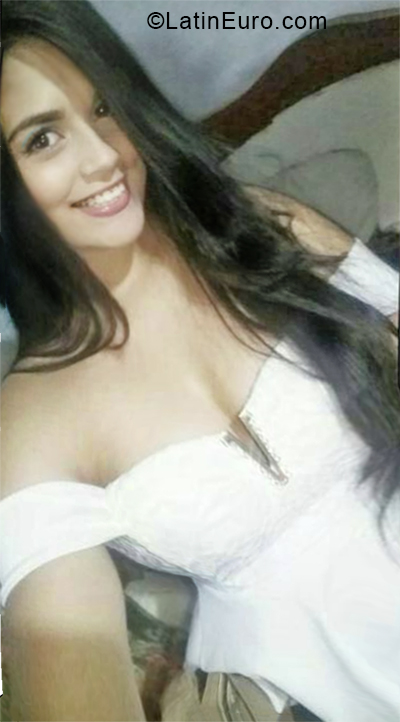 Date this hot Colombia girl Daisy from Pereira CO24174
