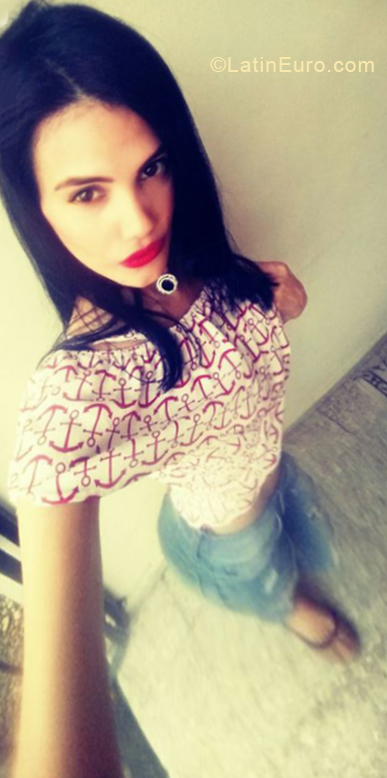 Date this athletic Dominican Republic girl Mariel from Santiago DO32968