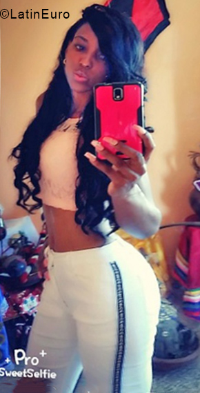 Date this happy Cuba girl Diana from Camaguey CU353