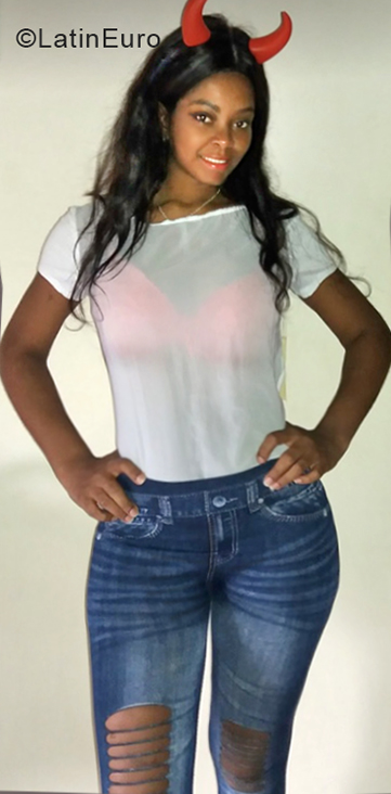Date this sultry Colombia girl Xx from Medellin CO24202